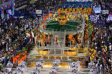 Beija Flor (Foto Pública-Fernando Gilli/Riotur) se apresenta neste sábado (17/2), no Desfile das Campeãs, junto com a Paraíso do Tuiuti: "Deram-se as mãos para expor uma radiografia do Brasil".