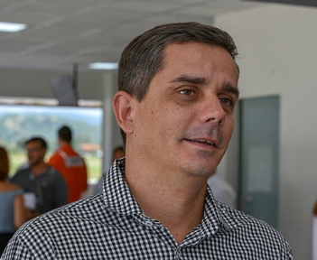Fabiano Horta se reelegeu ancorado em politicas públicas sociais como a tarifa zero no transporte público e a renda universal – paga com a moeda social, conhecida como Mumbuca