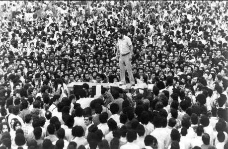 Lula, líder sindical do ABC, faz a primeira greve durante o regime militar (Foto: Fernando Pereira/Memorial da Democracia)