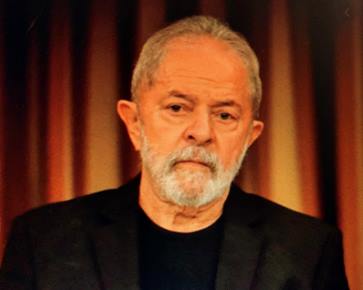Lula: "Depois deste editorial infame, muitos ficaram sabendo também que os donos deste jornal são covardes e misóginos, porque para defender seus interesses não vacilam em atacar uma mulher honesta e digna como eles nunca foram."