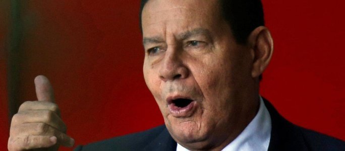 General Mourão, presidente em exercício, diz que "decreto visa reduzir burocracia".