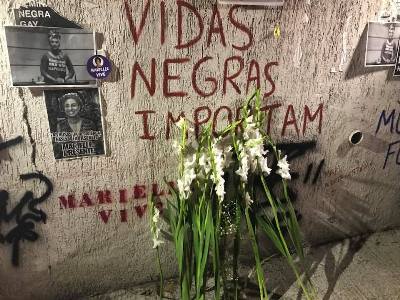 Sanda Crespo: "Engana-se quem pensa que o Brasil é feliz. O Brasil é uma tragédia só".