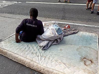 Maria L. Verdi: "Na Avenida Paulista observo que o que há de mais sério é um País fora do alcance da maioria absoluta dos brasileiros, mas ao alcance, como sempre foi, de uns muito poucos".