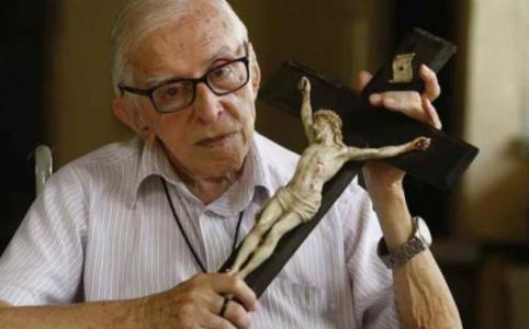 Dom Pedro Casaldáliga: “Ser o que se é, falar o que se crê. Crer no que se prega, viver o que se proclama até as últimas consequências”.