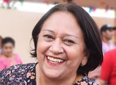 Fátima Bezerra (PT), governadora do Rio Grande do Norte, uma das assinantes do manifesto que denuncia o negacionismo de Bolsonaro como prática permanente, insistindo em não reconhecer a grave crise sanitária enfrentada pelo Brasil.