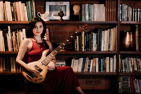 Paula Zimbres, bacharel em Composição, mestra e doutoranda em Musicologia (Foto: Renata Samarco/Divulgação)