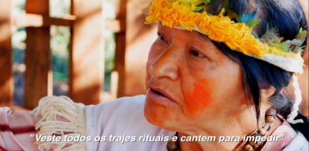 Fotograma do episódio “Ary Vaí: vestir a cura; o canto para a proteção”.
