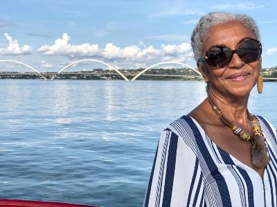 Lourdes Teodoro: “O coronavírus está nos dando a oportunidade de olhar para dentro de nós mesmos, de avaliar o lugar reservado ao outro, em nós. Estamos sendo convidados a colocar mais biofilia em nossa vida: precisamos de água límpa, terra/território, ar puro, fogo controlado nas florestas...”