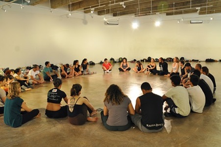 Galeria Athos Bulcão em plena atividade criativa